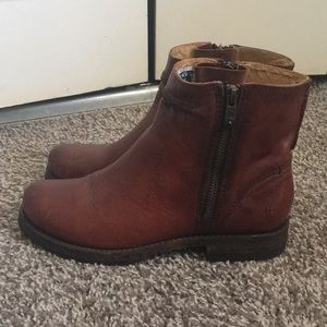 NWOT Frye ankle boots